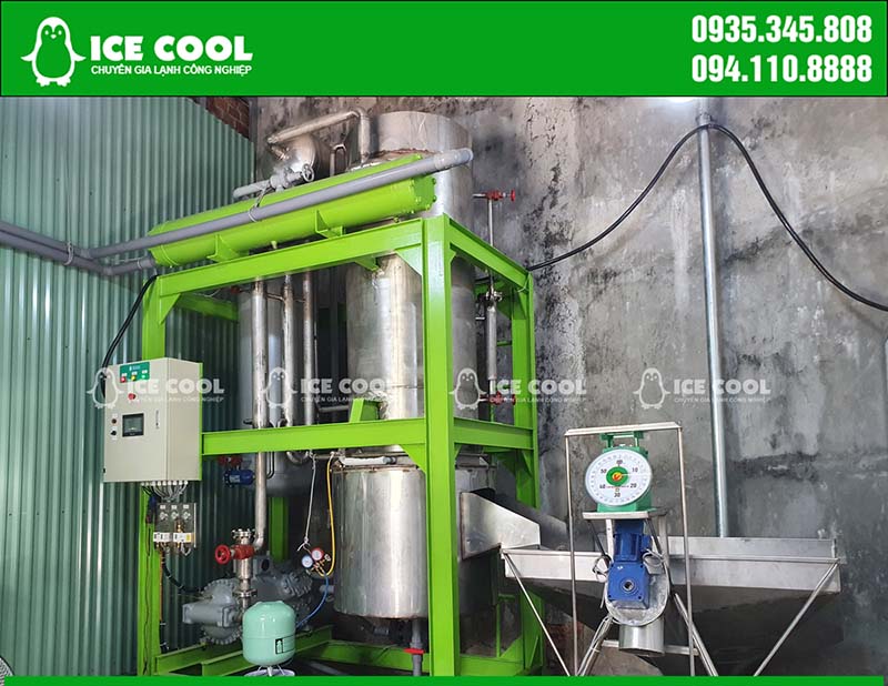 The price of a 10 ton ice machine is VND 735,000