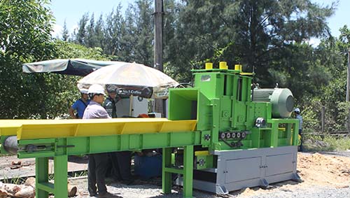 Sawdust mill is used to grind wood into sawdust, sawdust is used to produce green energy pellets