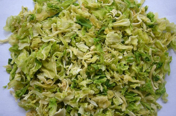 Make simple dried cabbage with a dryer