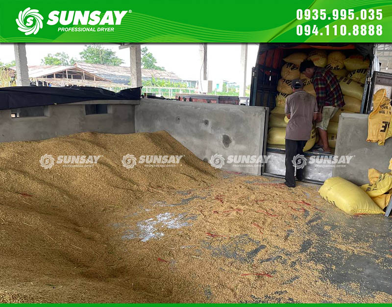 Installing a rice dryer at Dien Ban Quang Nam