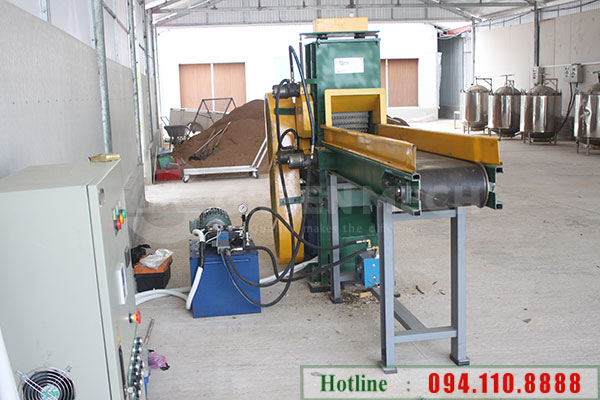 Peach wood crusher with smart design