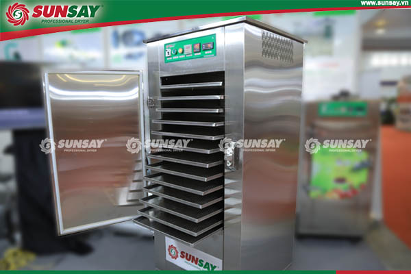 SUNSAY freeze dryer and sublimation dryer on display at the fair