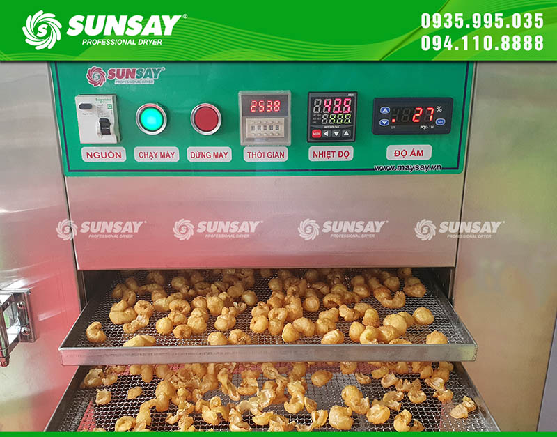 Longan dried with a cold dryer