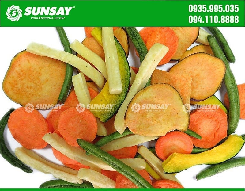 Vacuum fried vegetables