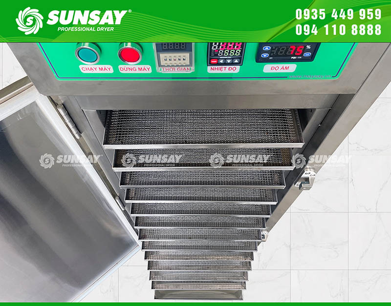 Drying tray - Food contact surface is made entirely of 304 stainless steel to ensure hygiene.