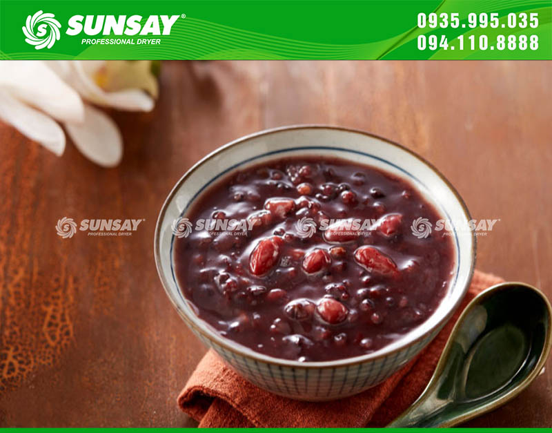 Red beans cooked with a little fresh ginger create a wonderful dish, providing many vitamins for health.