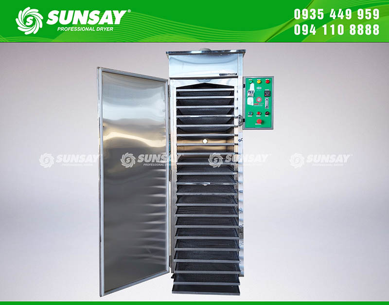 The drying tray is made of 304 stainless steel, the distance between the trays is enough for the air to circulate and dry the product evenly.